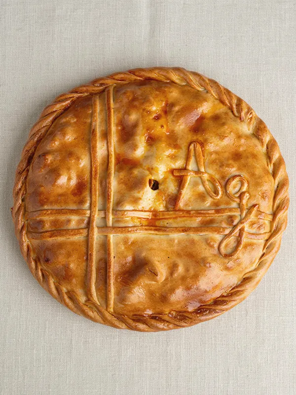 Empanada gallega de aguja de cerdo asada